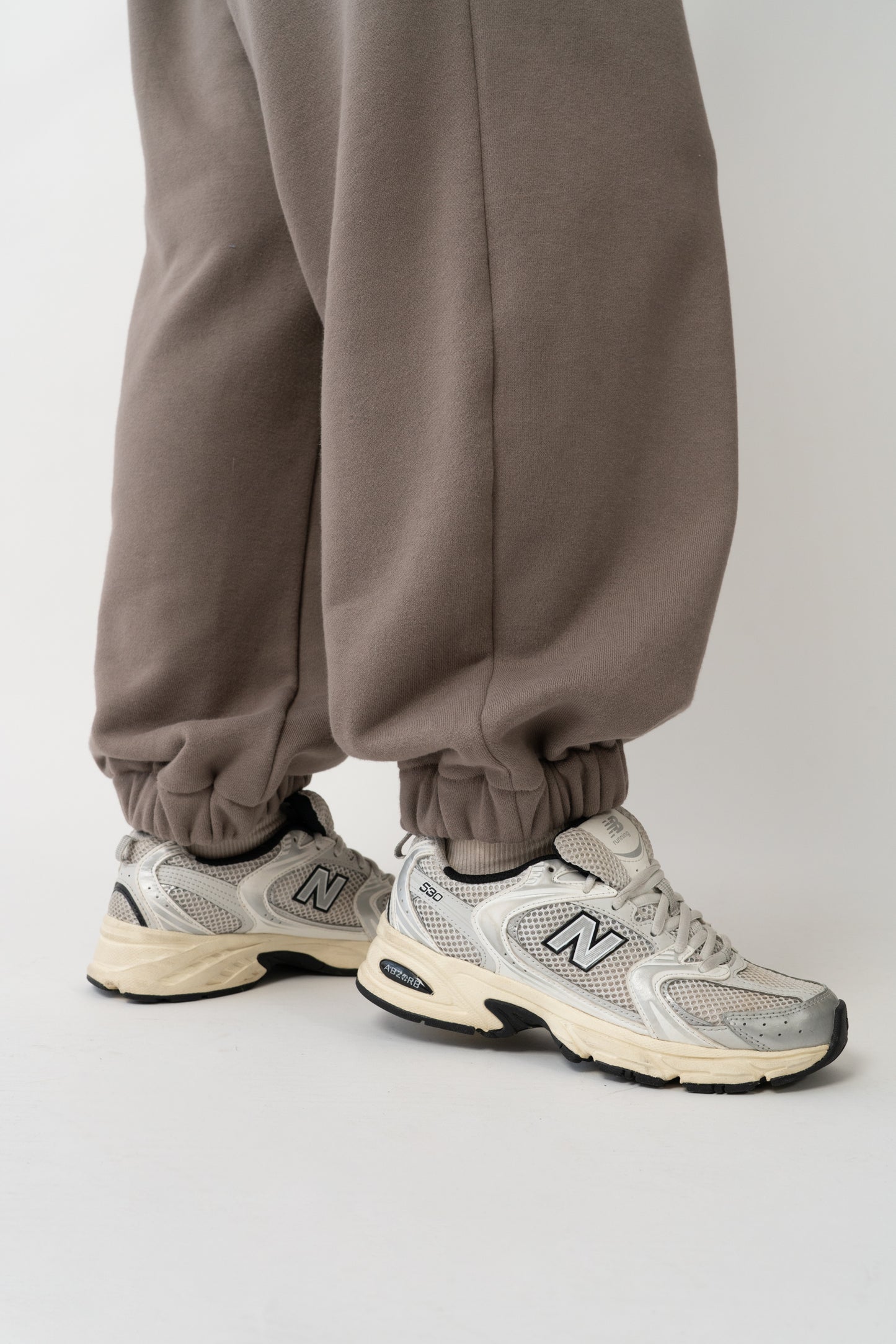 Levi Trackpant Taupe